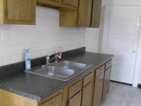 4th image of 2106 Tytus Ave