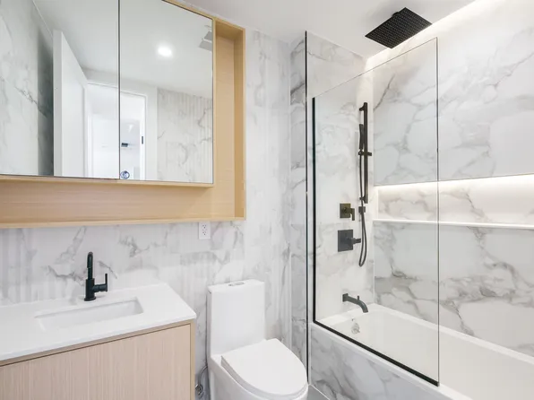 258 Rockaway Avenue image 7 of 10