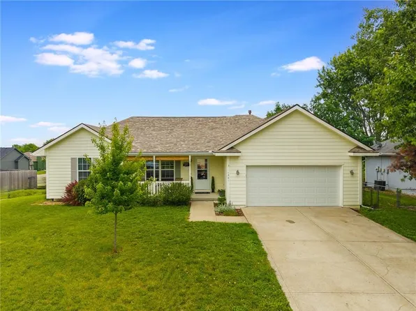 1301 Stonecrest Dr, Kearney, MO 64060