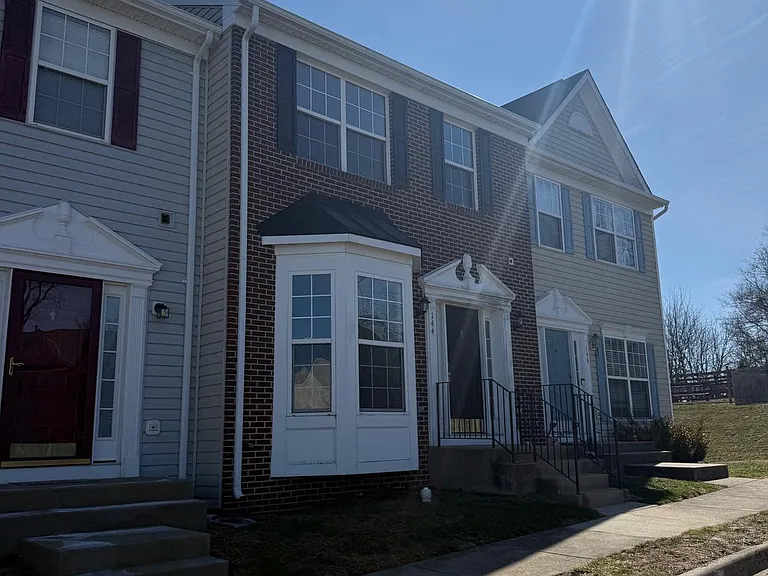 144 Keating Cir — Photo 1