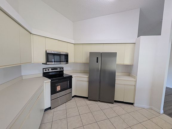 3rd image of 11322 Torrey Pines Dr