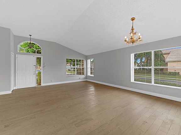 5th image of 106 Egret Dr