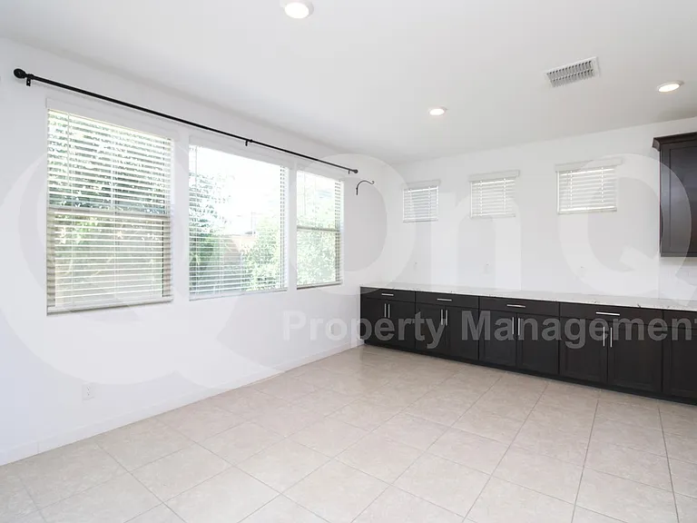 1130 E Armstrong Way — Photo 9