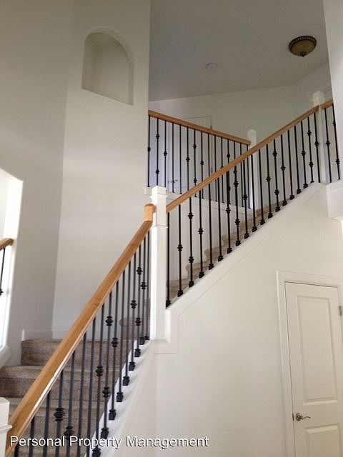 1st image of 10209 NE 102nd St