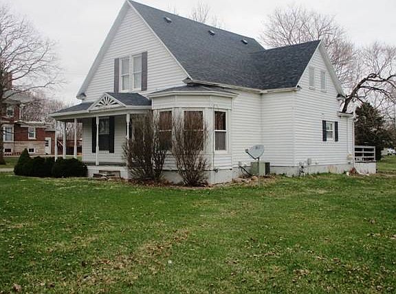 2nd image of 1340 E Broadway