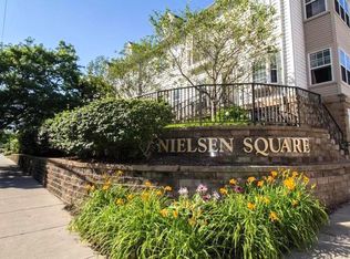 1017 Maiden Lane Ct, Ann Arbor, MI 48105