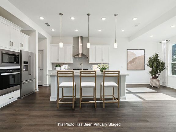 Eat-in island kitchen