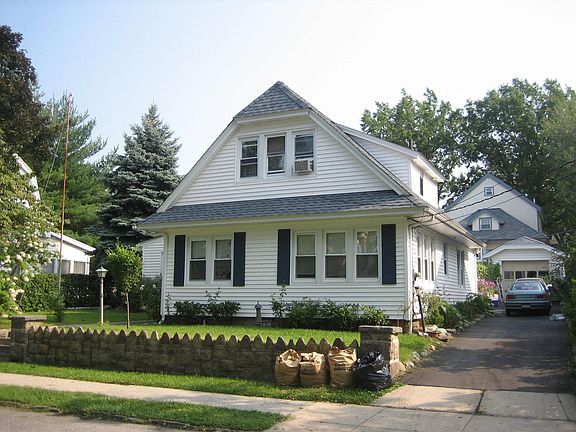 2nd image of 10 Pocono Ave