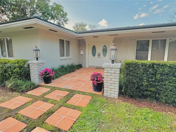 7365 SW 122nd St, Pinecrest, FL 33156