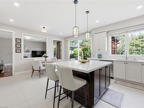 5th image of 2295 Glazebrook Cir