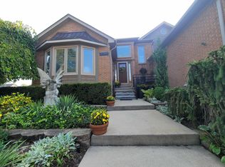 39360 Rivercrest Ave, Harrison Township, MI 48045