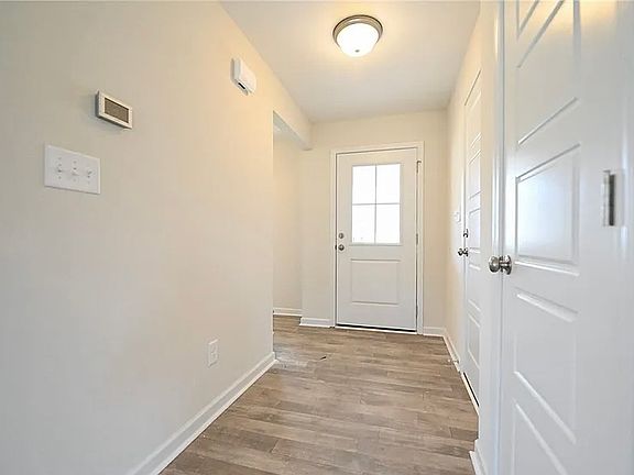 4th image of 1724 Ramsdale Rd