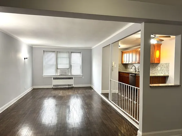 14350 Hoover Ave APT 204, Jamaica, NY 11435