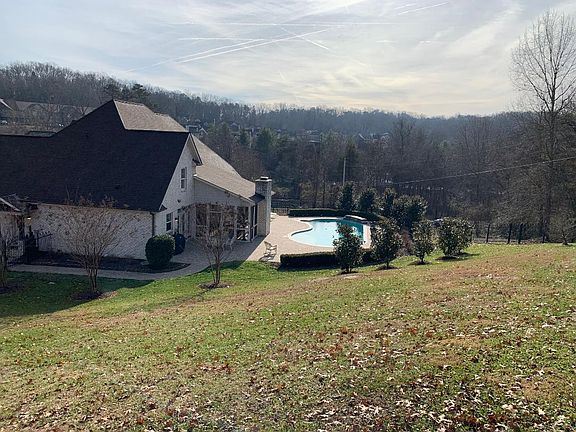 5th image of 1835 Botsford Dr