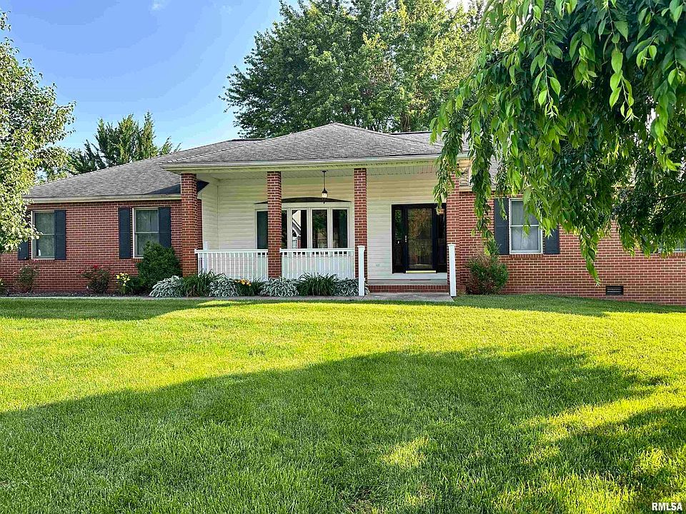 1st image of 1011 Applewood Ln