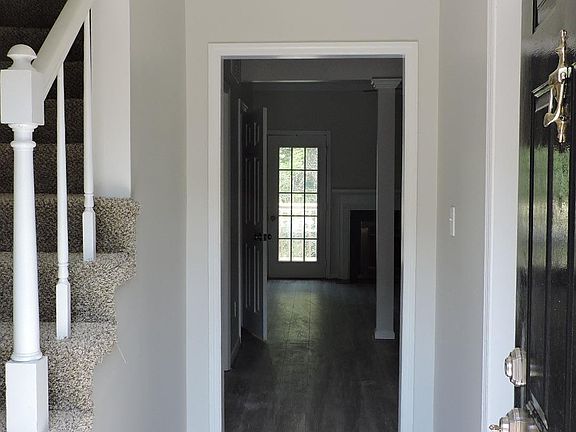 5th image of 2202 Ascot Ln #2202
