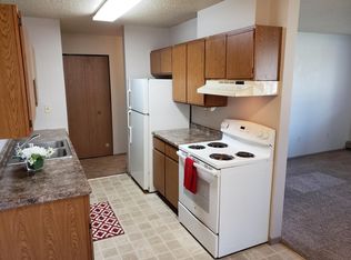 607 2nd St SW APT 101, Jamestown, ND 58401
