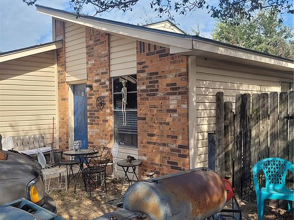 3rd image of 2715 Sprucewood St #A&b