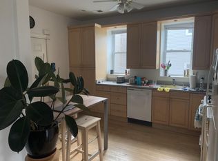 2448 W Iowa St, Chicago, IL 60622