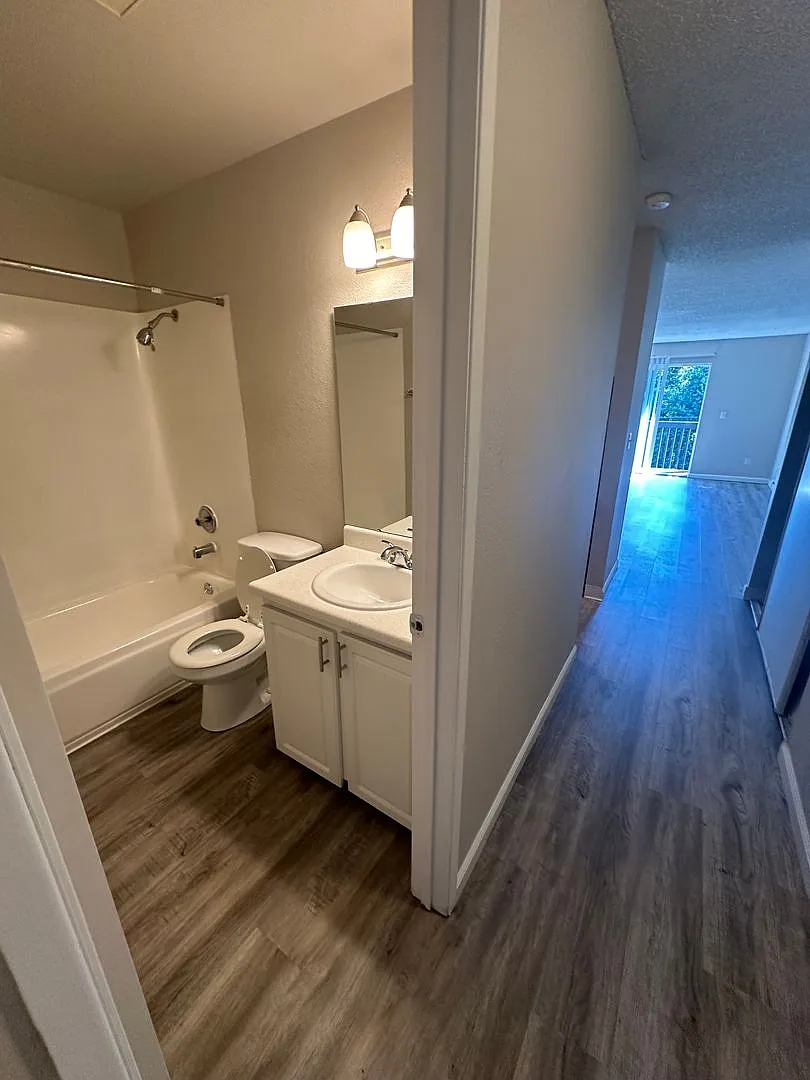 Des Moines Station Apartments — Photo 3