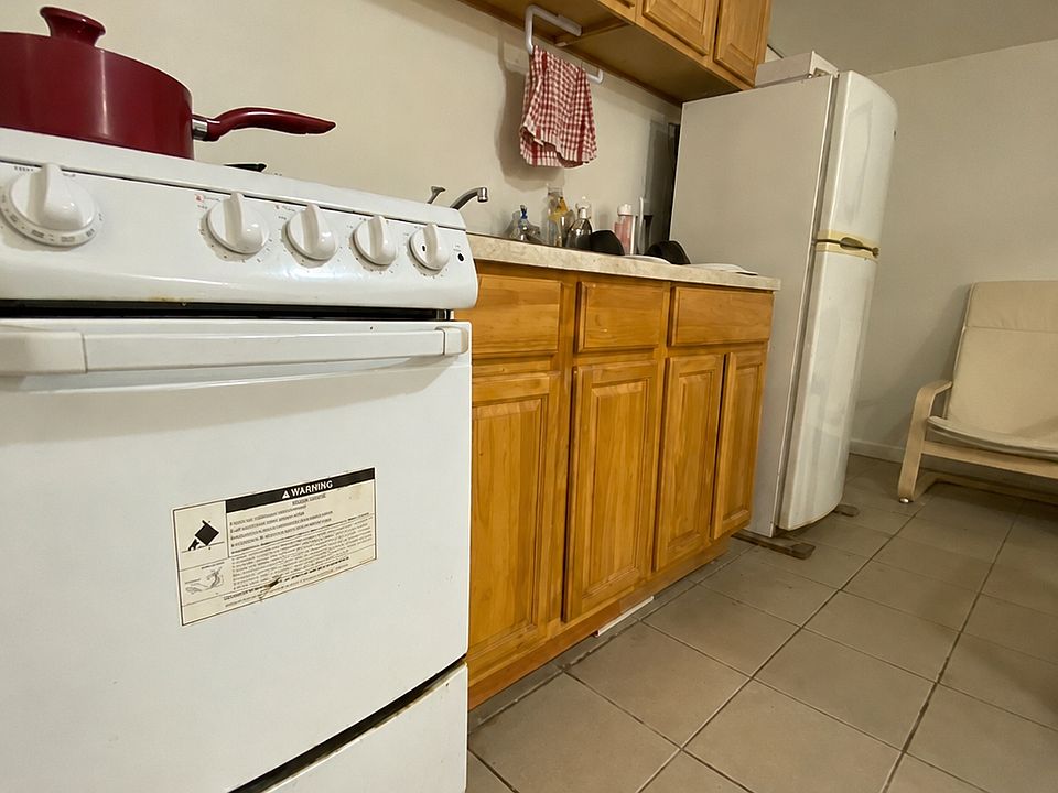 2nd image of 354 Rutland Rd #1G