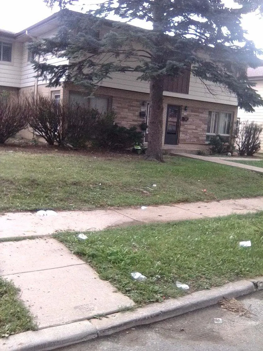3 bed, 1.5 bath, 1350 sqft, $1,650 — Photo 3