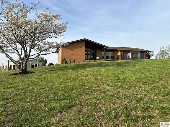 2nd image of 360 Lick Branch Rd