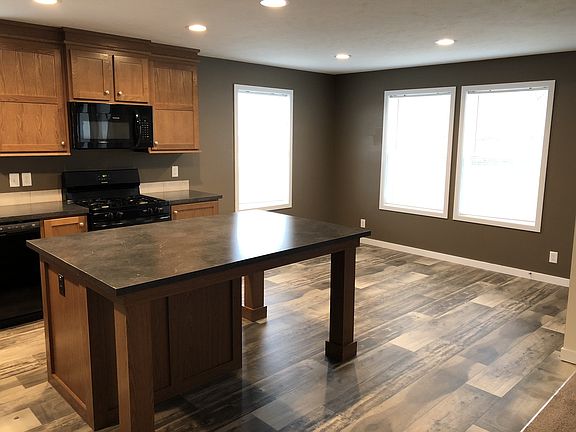4th image of 1585 Ray Blvd #785