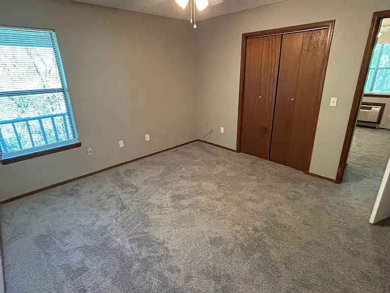 1390 W Wedington Dr #1-14 — Photo 7
