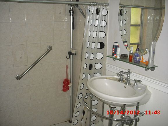 1/2 bath