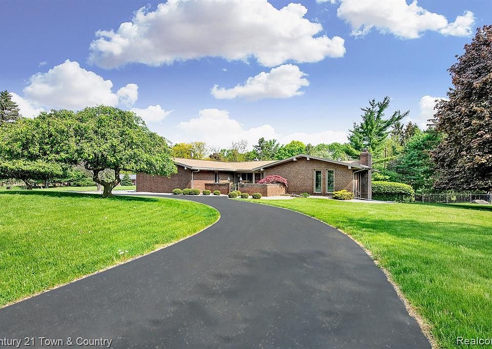2300 S Christian Hills Dr, Rochester Hills, MI 48309 Zillow