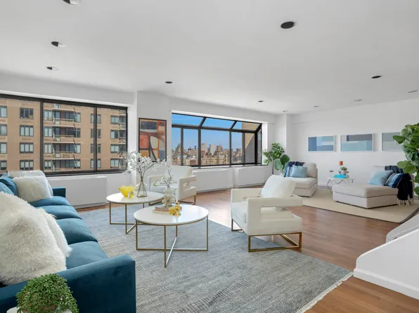 1441 Third Avenue PHB image 1 of 8