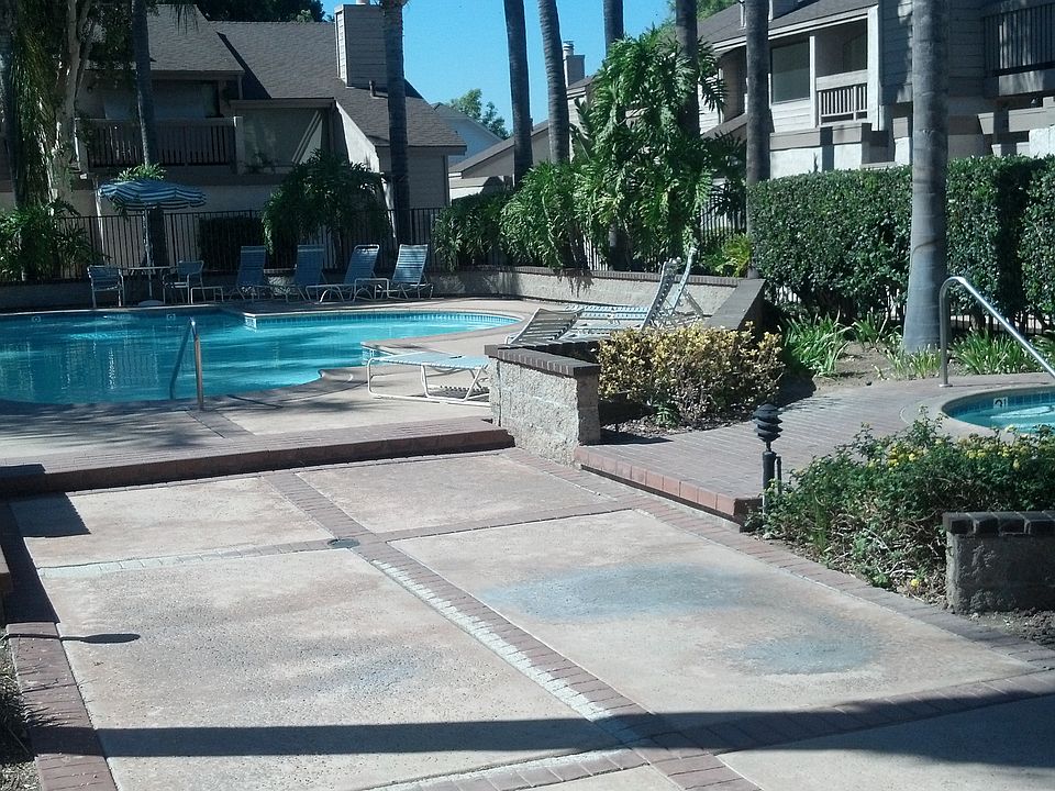 2nd image of 2220 E Chapman Ave Unit 37