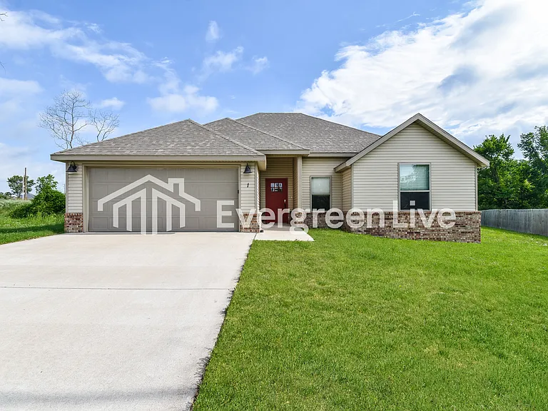 1 Patrick Cir — Photo 1