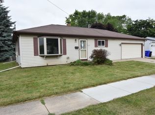 407 S Douglas St, Appleton, WI 54914