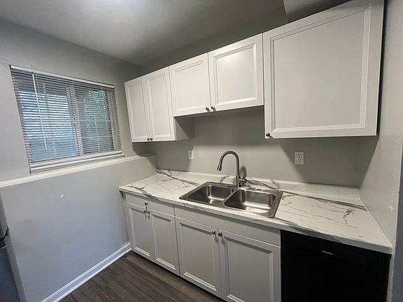 2nd image of 2621 Crisnic Ct