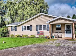 869 Centerline Rd, Strykersville, NY 14145