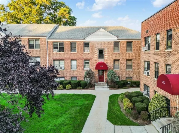 210 Richbell Road #A2, Mamaroneck, NY 10543