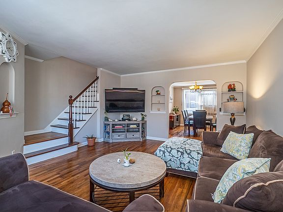 3rd image of 8962 220th St