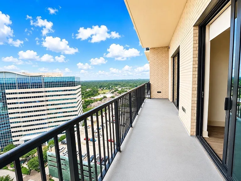 9787 Katy Fwy #1502 — Photo 13