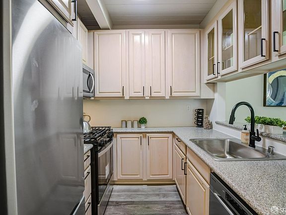 3rd image of 990 Duncan St APT 307G