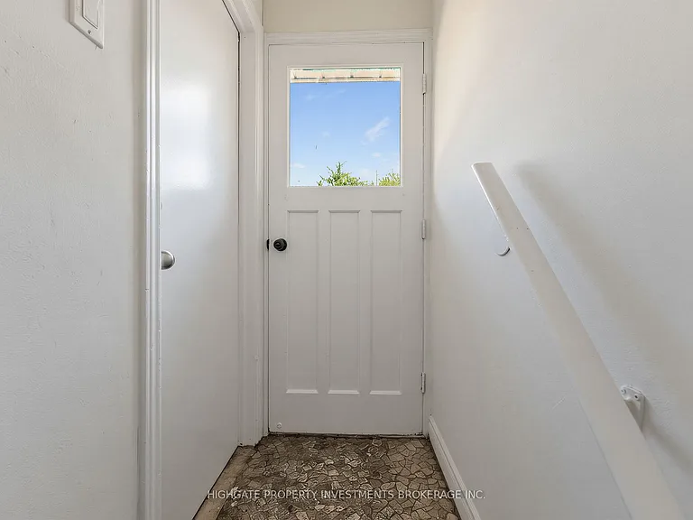36 Reigate Ave #BASEMENT — Photo 4
