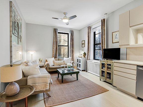 2nd image of 215 W 105th St APT 3B