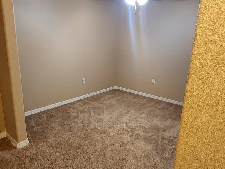372 Carina Cir — Photo 21