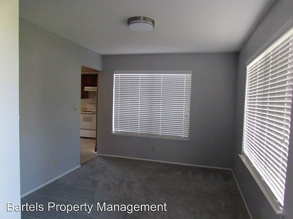 3rd image of 204 Elderberry Ct