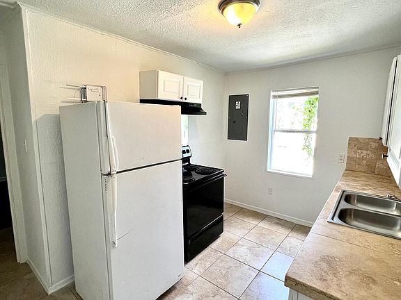 4th image of 1932 Harvester St #2