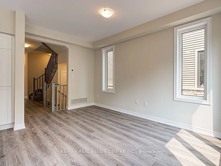 100 Hollywood Ct #49 — Photo 7