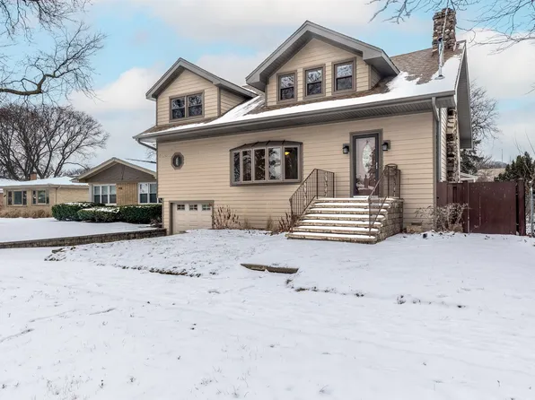 934 Wesley Dr, Park Ridge, IL 60068