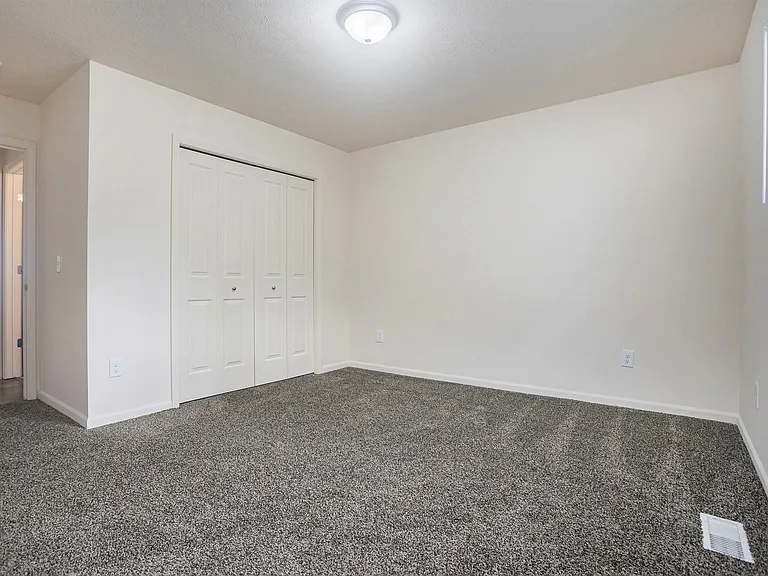 2625 Redwood Ave — Photo 15