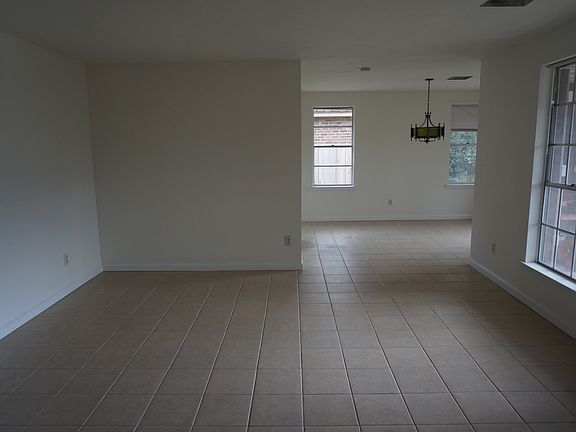 5th image of 3617 N Turnbull Dr